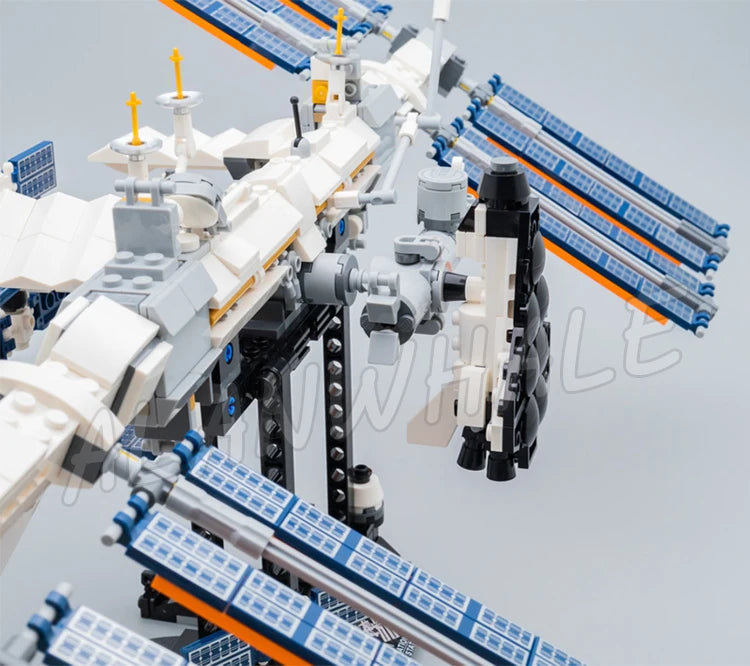 864pcs Ideas Space International Space Station ISS Shuttle Cargo Spacecrafts 50005 Building Block Toys Compatible with Model