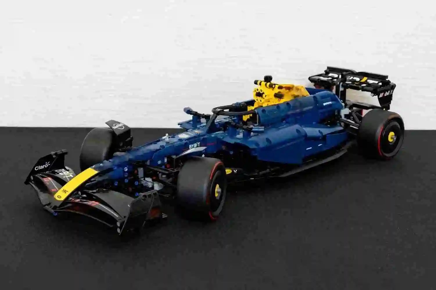 2025New Technology 1:8 F1 Formula Red Sport racing Model Building Block Mechanical Set Assembly Toy  For Children's Holiday Gift - CADA BRICKS®