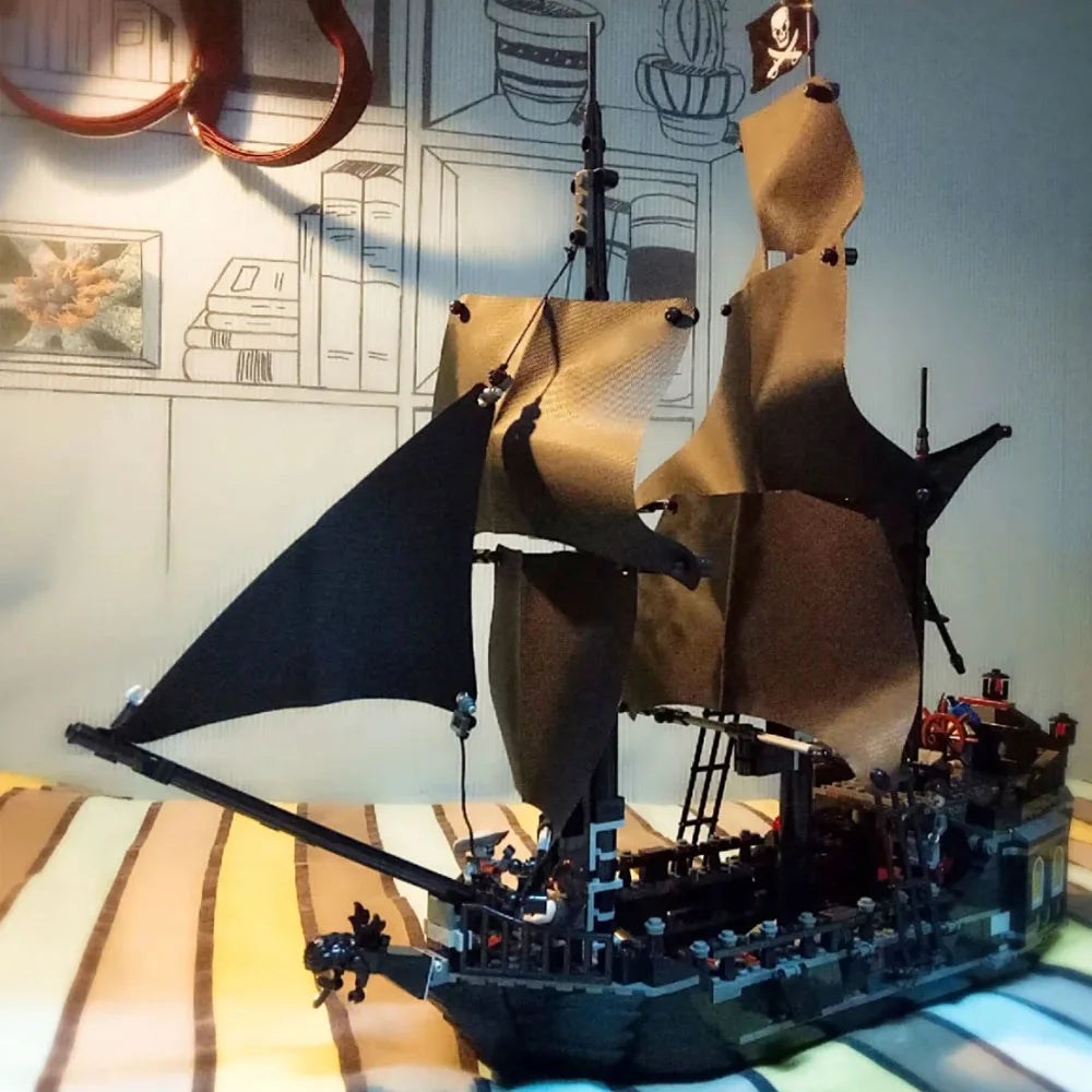 Pirates Of The Caribbean Ship Queen's Revenge Warship Black Pearl Sailboat Building Block Bricks MOC 4195 Assembly Toys Kid Gift